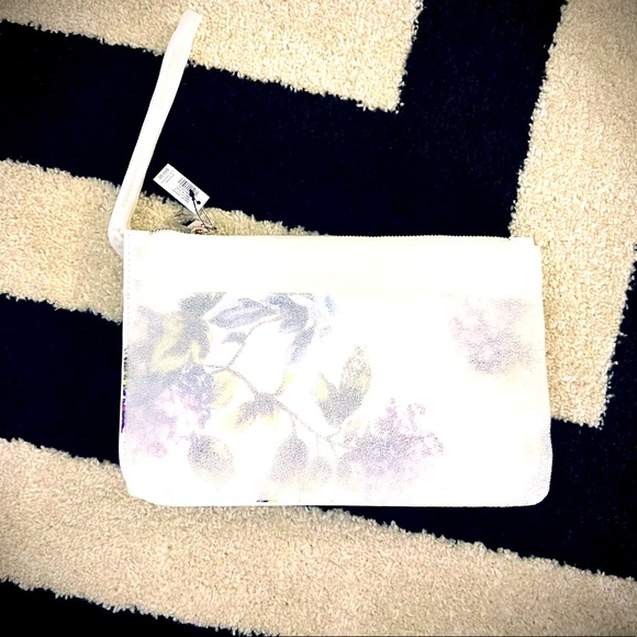 WHITE HOUSE BLACK MARKET || Studded Pouch/Clutch in Hydrangea White🌟NIB🌟 - Picture 2 of 6